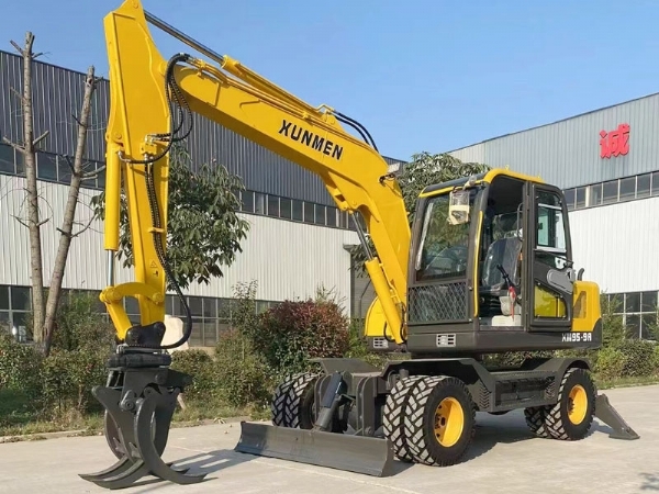 梁山客戶購買95抓木機  師傅送貨上門,現場教學，包教包會